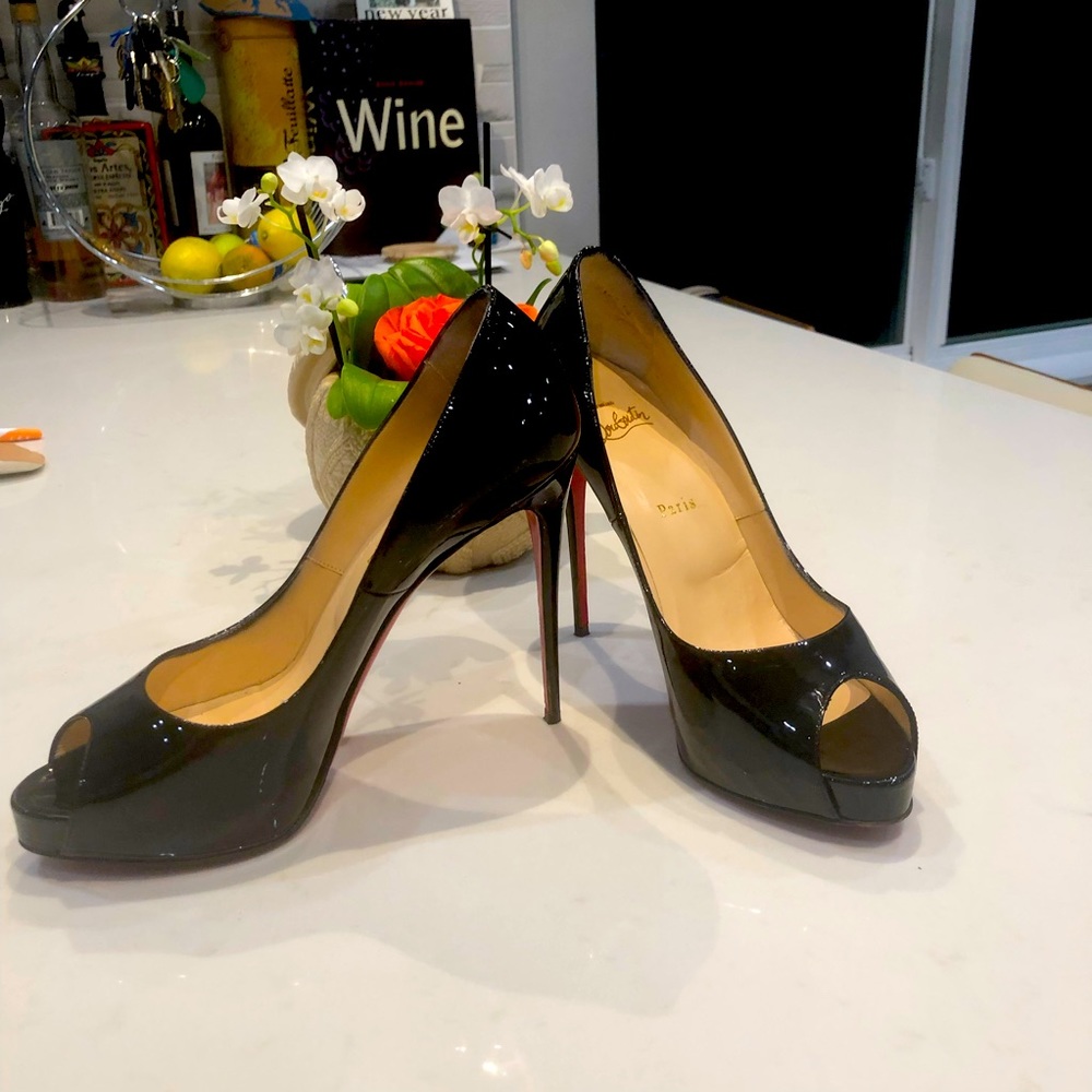 Very Prive 120 Patent Black Louboutin Beauties